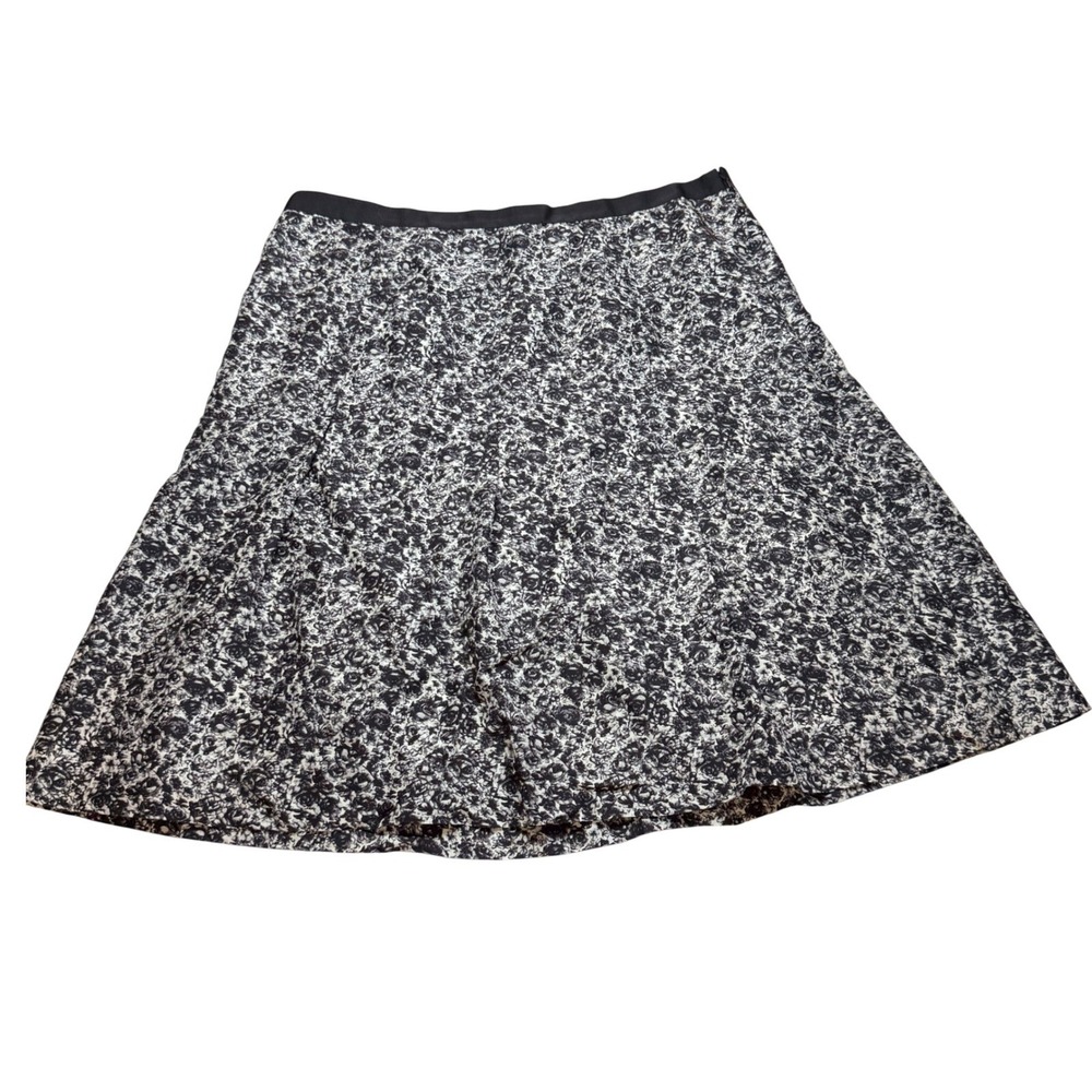 Banana Republic Silk Skirt Floral Print Black White A-Line Size 14 Flowy Chic